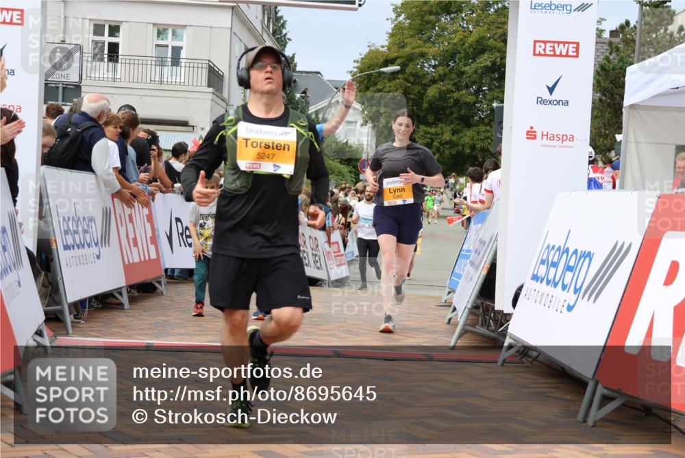 31.08.2025 - 21. Blankeneser Heldenlauf Strokosch-Dieckow http://msf.ph/oto/8695645 31.08.2025 12:30:28 Ziel 5247, 5341, 5439, 5461, 5085 meine-sportfotos.de