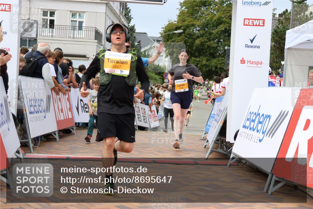 31.08.2025 - 21. Blankeneser Heldenlauf Strokosch-Dieckow http://msf.ph/oto/8695647 31.08.2025 12:30:28 Ziel 5247, 5341, 5439, 5461, 5085 meine-sportfotos.de