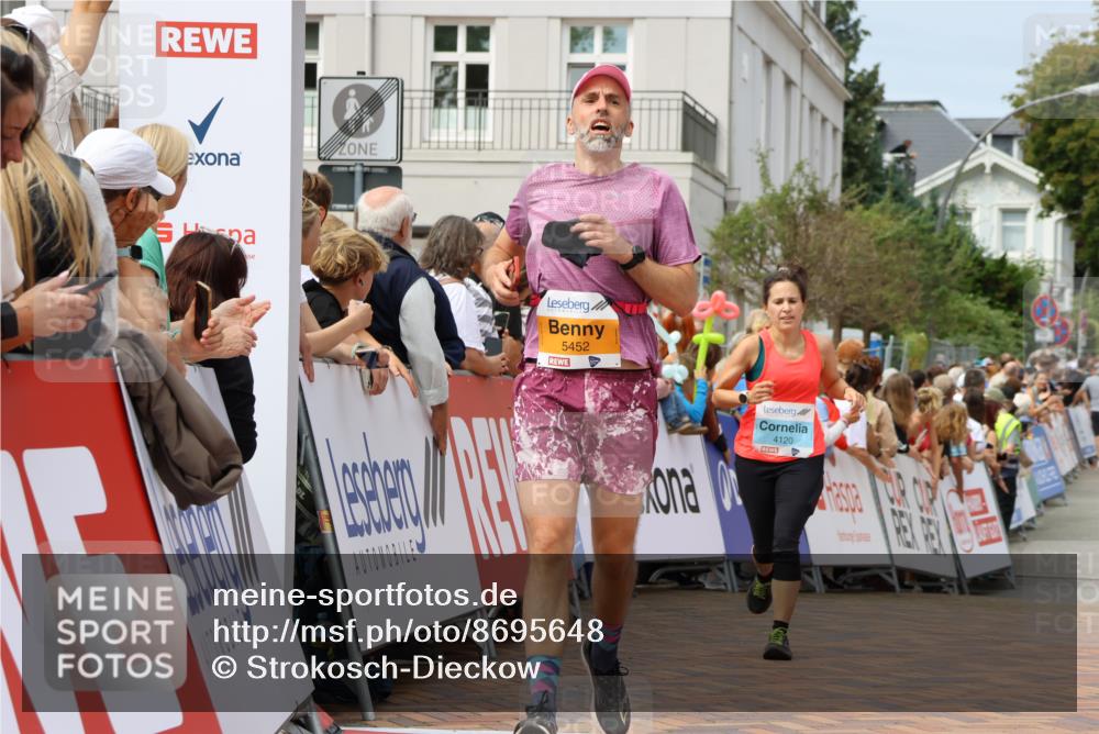 31.08.2025 - 21. Blankeneser Heldenlauf Strokosch-Dieckow http://msf.ph/oto/8695648 31.08.2025 12:25:24 Ziel 5319, 5413, 5452, 5733, 5251, 4120, 4385 meine-sportfotos.de