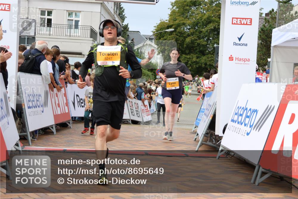 31.08.2025 - 21. Blankeneser Heldenlauf Strokosch-Dieckow http://msf.ph/oto/8695649 31.08.2025 12:30:28 Ziel 5247, 5341, 5439, 5461, 5085 meine-sportfotos.de