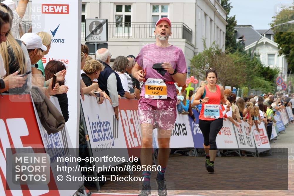 31.08.2025 - 21. Blankeneser Heldenlauf Strokosch-Dieckow http://msf.ph/oto/8695650 31.08.2025 12:25:24 Ziel 5319, 5413, 5452, 5733, 5251, 4120, 4385 meine-sportfotos.de