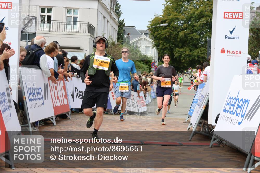 31.08.2025 - 21. Blankeneser Heldenlauf Strokosch-Dieckow http://msf.ph/oto/8695651 31.08.2025 12:30:27 Ziel 5247, 5341, 5439, 5461, 5085 meine-sportfotos.de