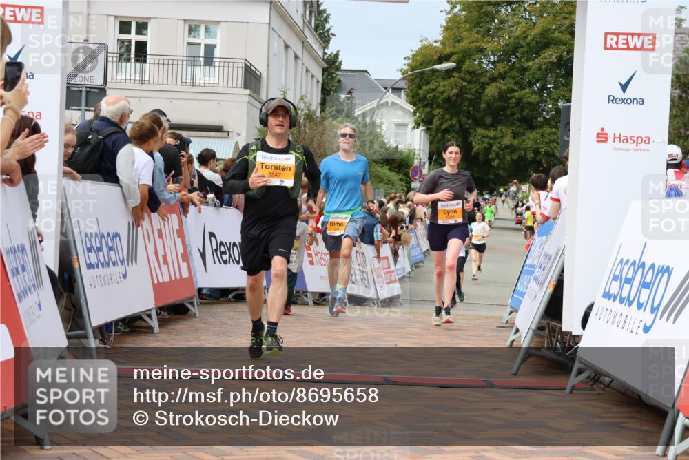 31.08.2025 - 21. Blankeneser Heldenlauf Strokosch-Dieckow http://msf.ph/oto/8695658 31.08.2025 12:30:27 Ziel 5247, 5341, 5439, 5461, 5085 meine-sportfotos.de