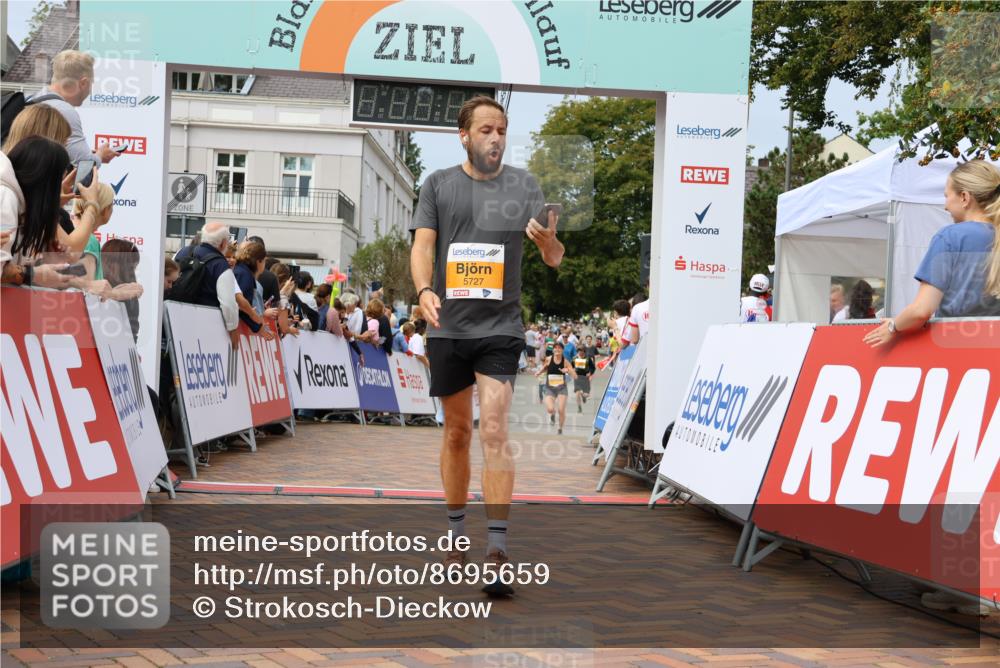 31.08.2025 - 21. Blankeneser Heldenlauf Strokosch-Dieckow http://msf.ph/oto/8695659 31.08.2025 12:30:21 Ziel 5341, 5727, 5439, 4382 meine-sportfotos.de