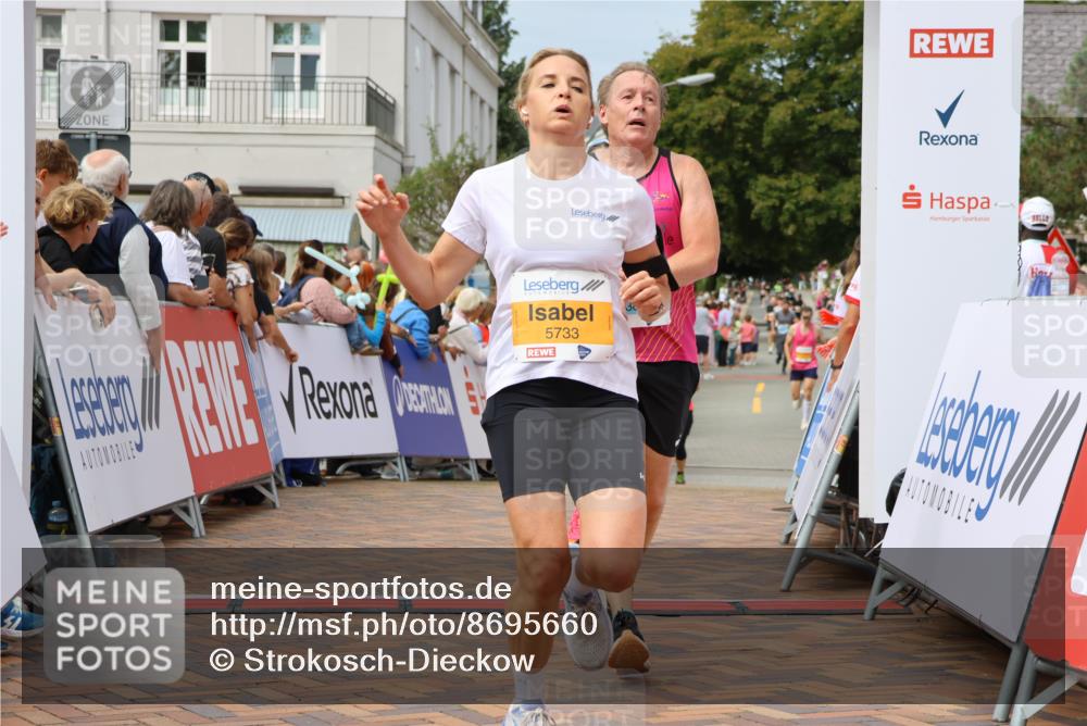 31.08.2025 - 21. Blankeneser Heldenlauf Strokosch-Dieckow http://msf.ph/oto/8695660 31.08.2025 12:25:20 Ziel 5319, 5413, 5452, 5733, 4385 meine-sportfotos.de