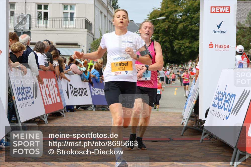 31.08.2025 - 21. Blankeneser Heldenlauf Strokosch-Dieckow http://msf.ph/oto/8695663 31.08.2025 12:25:20 Ziel 5319, 5413, 5452, 5733, 4385 meine-sportfotos.de