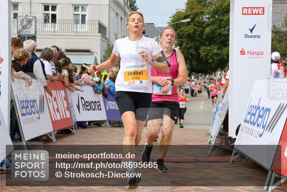 31.08.2025 - 21. Blankeneser Heldenlauf Strokosch-Dieckow http://msf.ph/oto/8695665 31.08.2025 12:25:20 Ziel 5319, 5413, 5452, 5733, 4385 meine-sportfotos.de