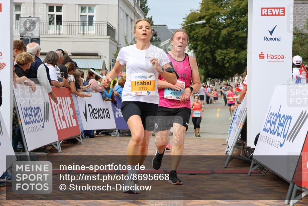 31.08.2025 - 21. Blankeneser Heldenlauf Strokosch-Dieckow http://msf.ph/oto/8695668 31.08.2025 12:25:19 Ziel 5319, 5413, 5452, 5733, 4385 meine-sportfotos.de