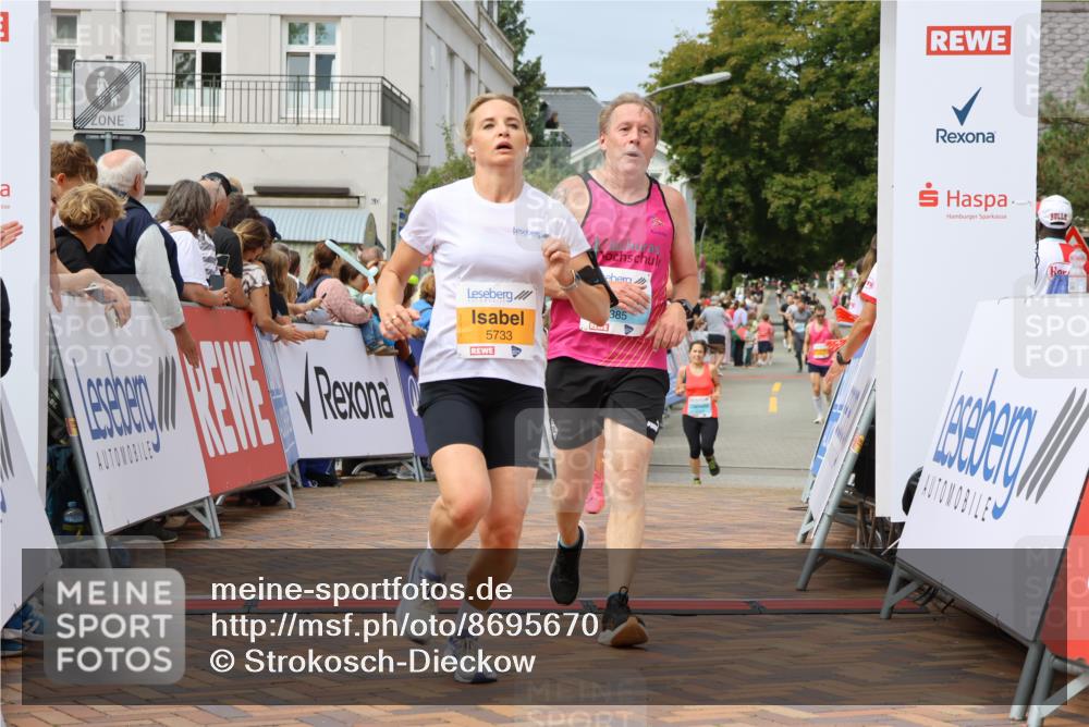 31.08.2025 - 21. Blankeneser Heldenlauf Strokosch-Dieckow http://msf.ph/oto/8695670 31.08.2025 12:25:19 Ziel 5319, 5413, 5452, 5733, 4385 meine-sportfotos.de
