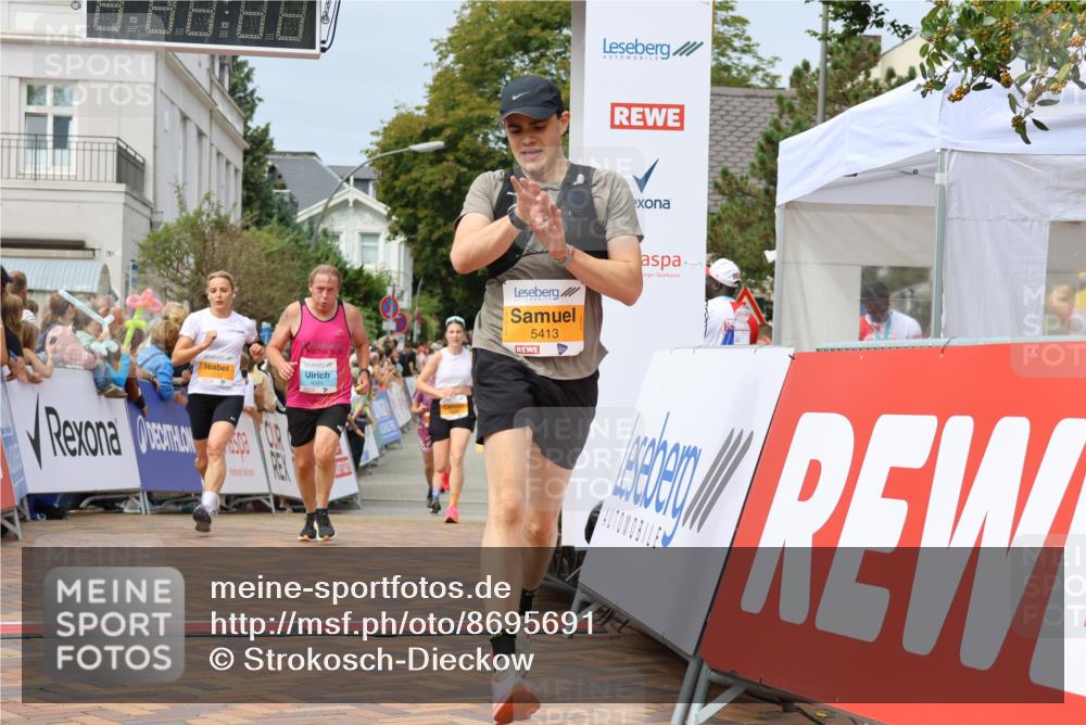31.08.2025 - 21. Blankeneser Heldenlauf Strokosch-Dieckow http://msf.ph/oto/8695691 31.08.2025 12:25:17 Ziel 5319, 5413, 5733, 4431, 4385 meine-sportfotos.de