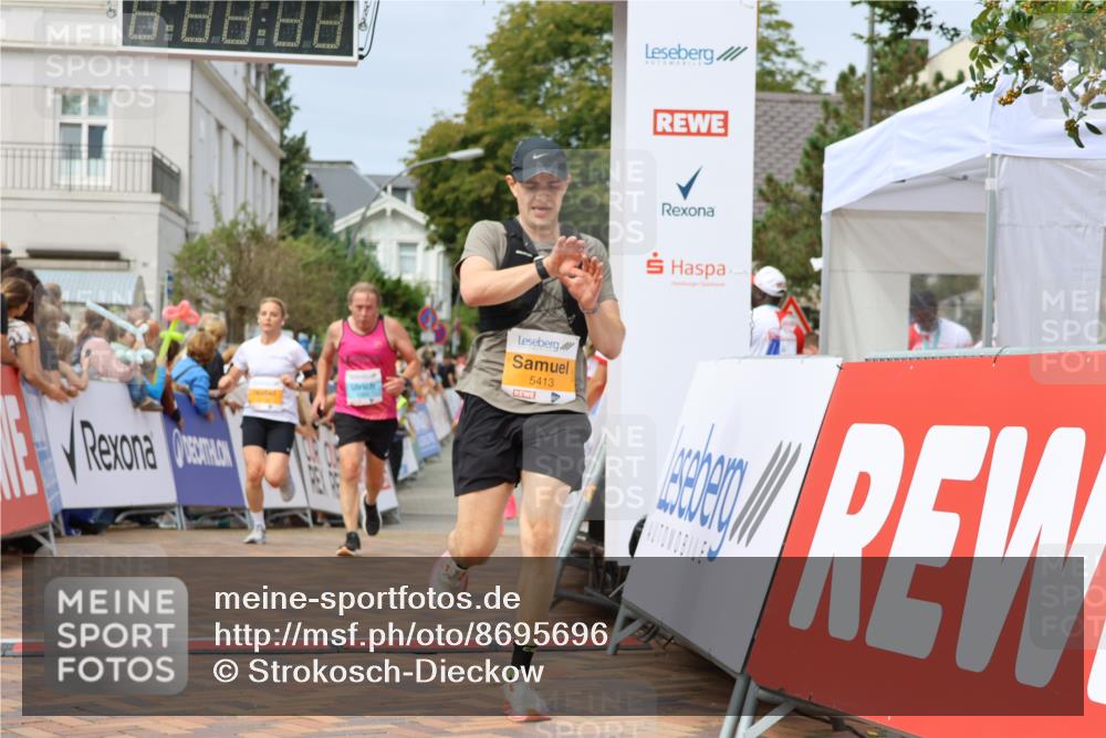 31.08.2025 - 21. Blankeneser Heldenlauf Strokosch-Dieckow http://msf.ph/oto/8695696 31.08.2025 12:25:17 Ziel 5319, 5413, 5733, 4431, 4385 meine-sportfotos.de