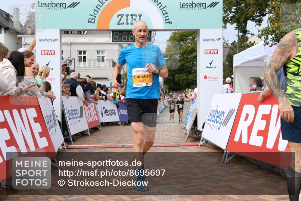 31.08.2025 - 21. Blankeneser Heldenlauf Strokosch-Dieckow http://msf.ph/oto/8695697 31.08.2025 12:30:12 Ziel 5657, 5463, 5470, 4127 meine-sportfotos.de