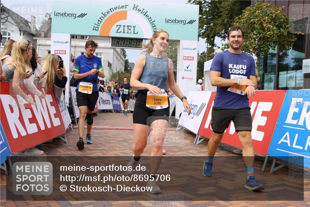 31.08.2025 - 21. Blankeneser Heldenlauf Strokosch-Dieckow http://msf.ph/oto/8695706 31.08.2025 12:30:04 Ziel 5081, 5094, 5800, 5799, 5463, 5470, 4127 meine-sportfotos.de