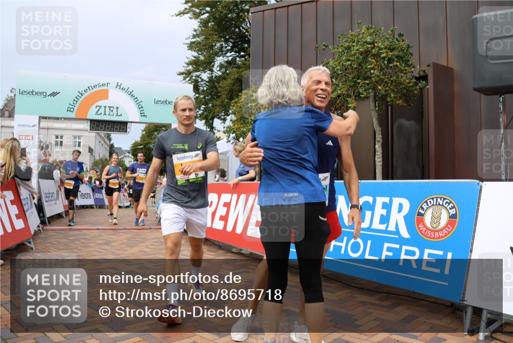 31.08.2025 - 21. Blankeneser Heldenlauf Strokosch-Dieckow http://msf.ph/oto/8695718 31.08.2025 12:30:01 Ziel 5081, 5094, 5800, 5799, 5776, 4250, 4165 meine-sportfotos.de