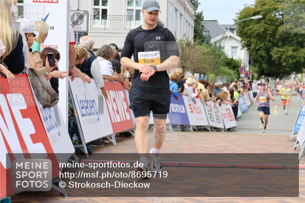 31.08.2025 - 21. Blankeneser Heldenlauf Strokosch-Dieckow http://msf.ph/oto/8695719 31.08.2025 12:25:00 Ziel 5216, 5440, 5745 meine-sportfotos.de