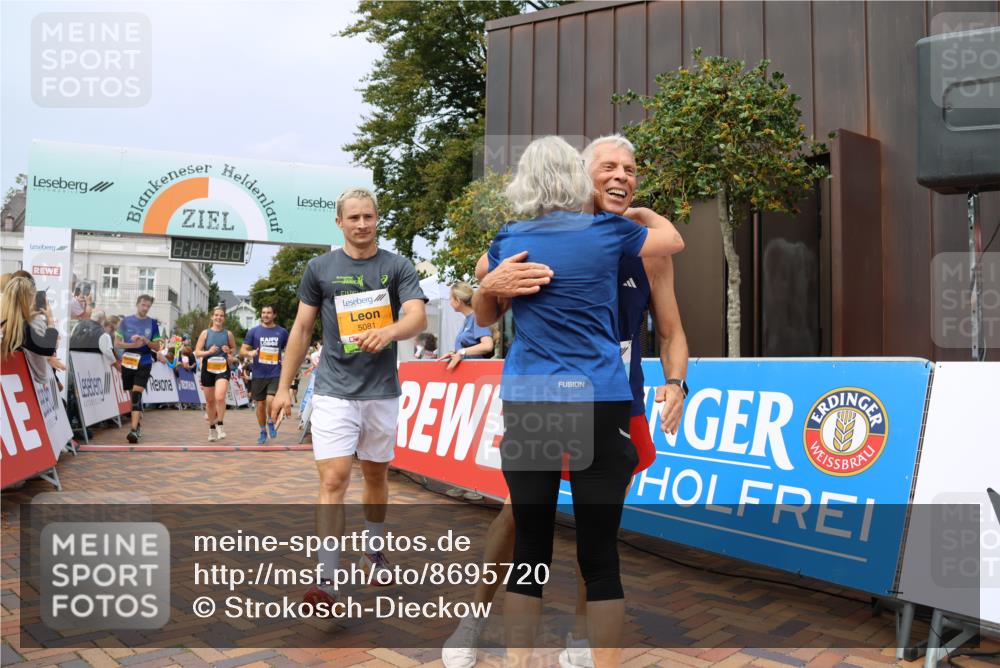 31.08.2025 - 21. Blankeneser Heldenlauf Strokosch-Dieckow http://msf.ph/oto/8695720 31.08.2025 12:30:01 Ziel 5081, 5094, 5800, 5799, 5776, 4250, 4165 meine-sportfotos.de