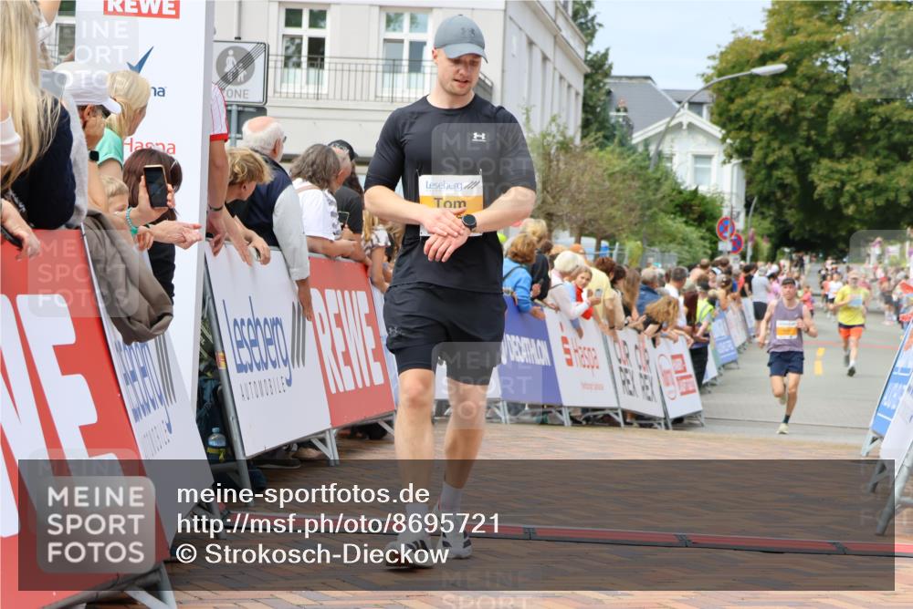 31.08.2025 - 21. Blankeneser Heldenlauf Strokosch-Dieckow http://msf.ph/oto/8695721 31.08.2025 12:25:00 Ziel 5216, 5440, 5745 meine-sportfotos.de