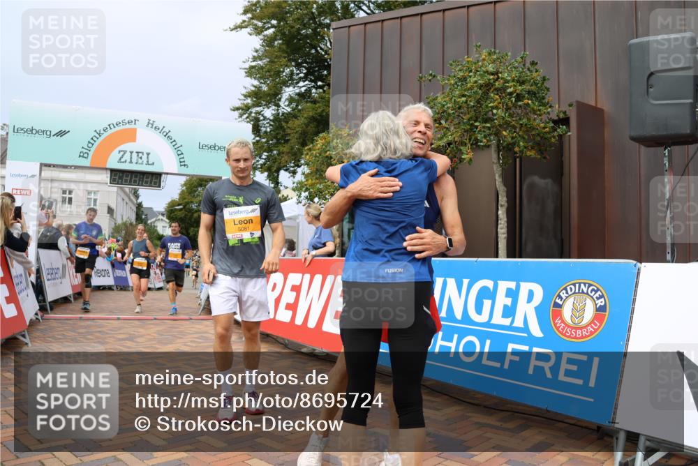 31.08.2025 - 21. Blankeneser Heldenlauf Strokosch-Dieckow http://msf.ph/oto/8695724 31.08.2025 12:30:01 Ziel 5081, 5094, 5800, 5799, 5776, 4250, 4165 meine-sportfotos.de