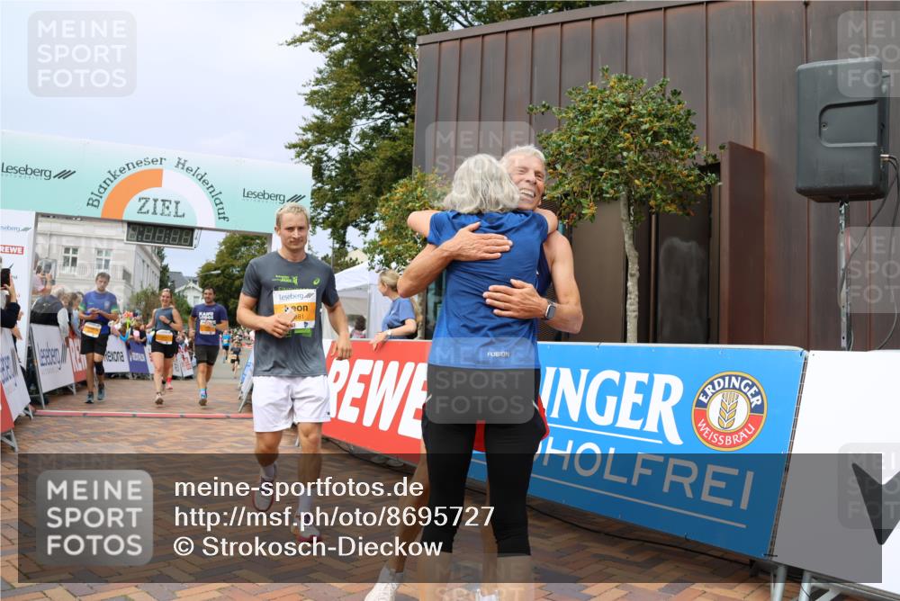 31.08.2025 - 21. Blankeneser Heldenlauf Strokosch-Dieckow http://msf.ph/oto/8695727 31.08.2025 12:30:01 Ziel 5081, 5094, 5800, 5799, 5776, 4250, 4165 meine-sportfotos.de