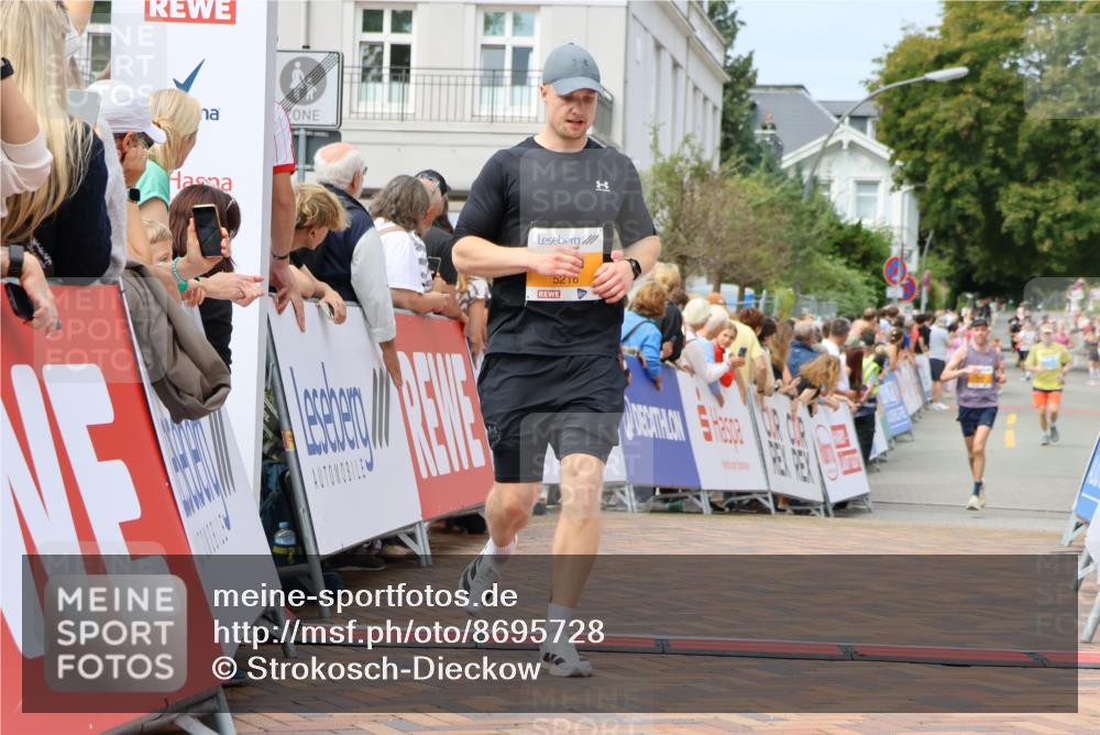 31.08.2025 - 21. Blankeneser Heldenlauf Strokosch-Dieckow http://msf.ph/oto/8695728 31.08.2025 12:25:00 Ziel 5216, 5440, 5745 meine-sportfotos.de