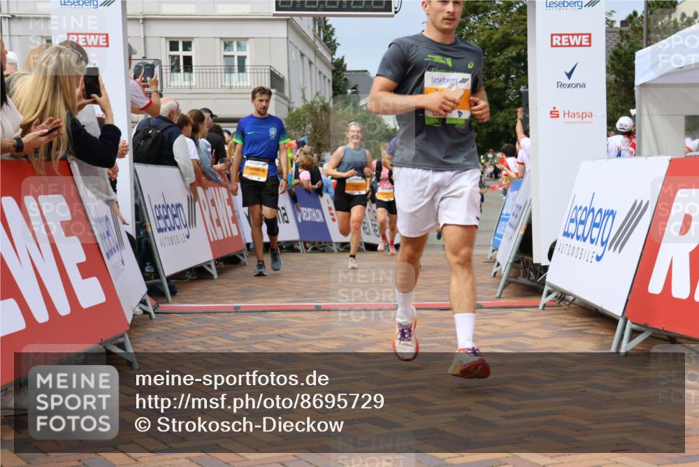 31.08.2025 - 21. Blankeneser Heldenlauf Strokosch-Dieckow http://msf.ph/oto/8695729 31.08.2025 12:30:00 Ziel 5081, 5094, 5800, 5799, 5776, 4250, 4165 meine-sportfotos.de
