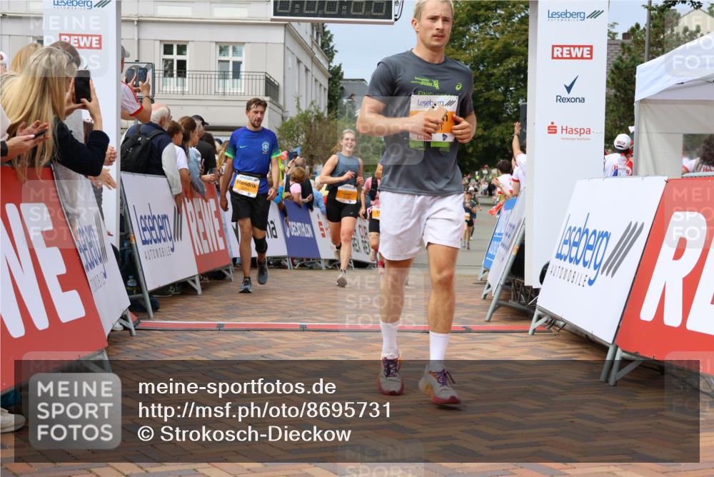 31.08.2025 - 21. Blankeneser Heldenlauf Strokosch-Dieckow http://msf.ph/oto/8695731 31.08.2025 12:30:00 Ziel 5081, 5094, 5800, 5799, 5776, 4250, 4165 meine-sportfotos.de