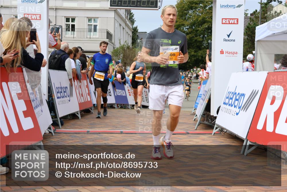 31.08.2025 - 21. Blankeneser Heldenlauf Strokosch-Dieckow http://msf.ph/oto/8695733 31.08.2025 12:30:00 Ziel 5081, 5094, 5800, 5799, 5776, 4250, 4165 meine-sportfotos.de