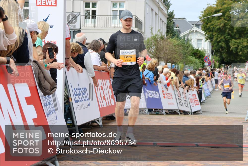 31.08.2025 - 21. Blankeneser Heldenlauf Strokosch-Dieckow http://msf.ph/oto/8695734 31.08.2025 12:24:59 Ziel 5216, 5440, 5745 meine-sportfotos.de