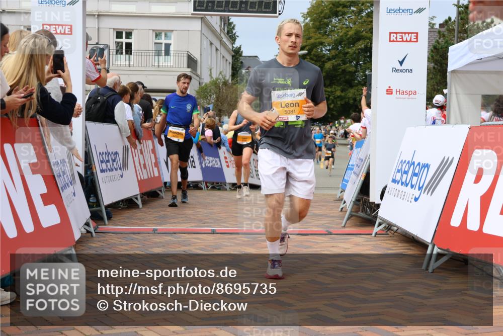 31.08.2025 - 21. Blankeneser Heldenlauf Strokosch-Dieckow http://msf.ph/oto/8695735 31.08.2025 12:30:00 Ziel 5081, 5094, 5800, 5799, 5776, 4250, 4165 meine-sportfotos.de
