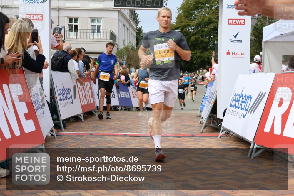 31.08.2025 - 21. Blankeneser Heldenlauf Strokosch-Dieckow http://msf.ph/oto/8695739 31.08.2025 12:30:00 Ziel 5081, 5094, 5800, 5799, 5776, 4250, 4165 meine-sportfotos.de