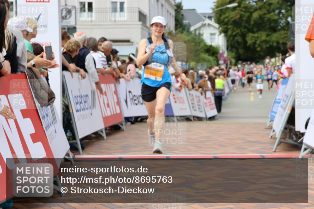 31.08.2025 - 21. Blankeneser Heldenlauf Strokosch-Dieckow http://msf.ph/oto/8695763 31.08.2025 12:24:46 Ziel 5429, 5424, 4246 meine-sportfotos.de