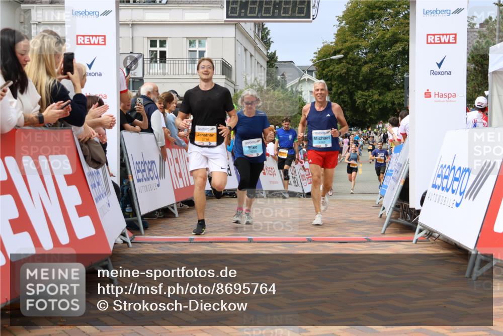 31.08.2025 - 21. Blankeneser Heldenlauf Strokosch-Dieckow http://msf.ph/oto/8695764 31.08.2025 12:29:55 Ziel 5081, 5776, 4229, 4010, 4250, 4165 meine-sportfotos.de