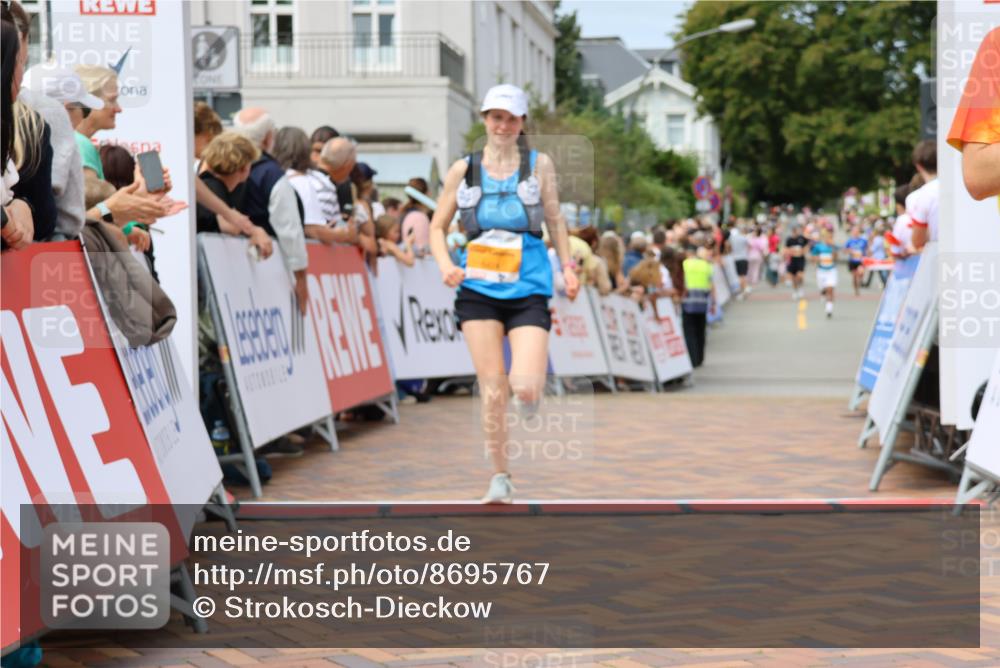 31.08.2025 - 21. Blankeneser Heldenlauf Strokosch-Dieckow http://msf.ph/oto/8695767 31.08.2025 12:24:45 Ziel 5526, 5429, 5424, 4246 meine-sportfotos.de