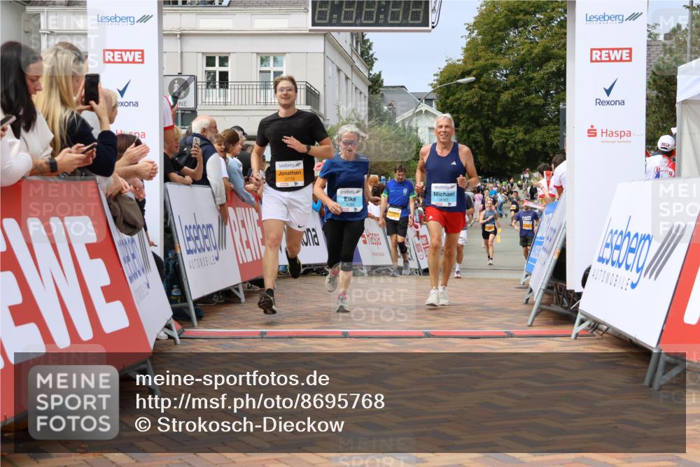 31.08.2025 - 21. Blankeneser Heldenlauf Strokosch-Dieckow http://msf.ph/oto/8695768 31.08.2025 12:29:55 Ziel 5081, 5776, 4229, 4010, 4250, 4165 meine-sportfotos.de