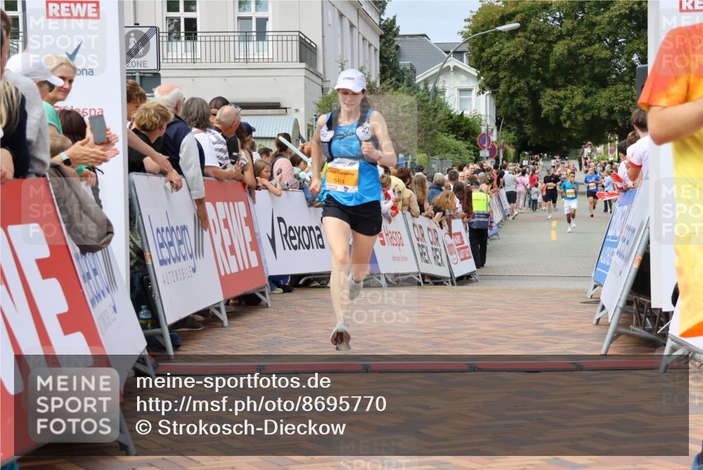 31.08.2025 - 21. Blankeneser Heldenlauf Strokosch-Dieckow http://msf.ph/oto/8695770 31.08.2025 12:24:45 Ziel 5526, 5429, 5424, 4246 meine-sportfotos.de