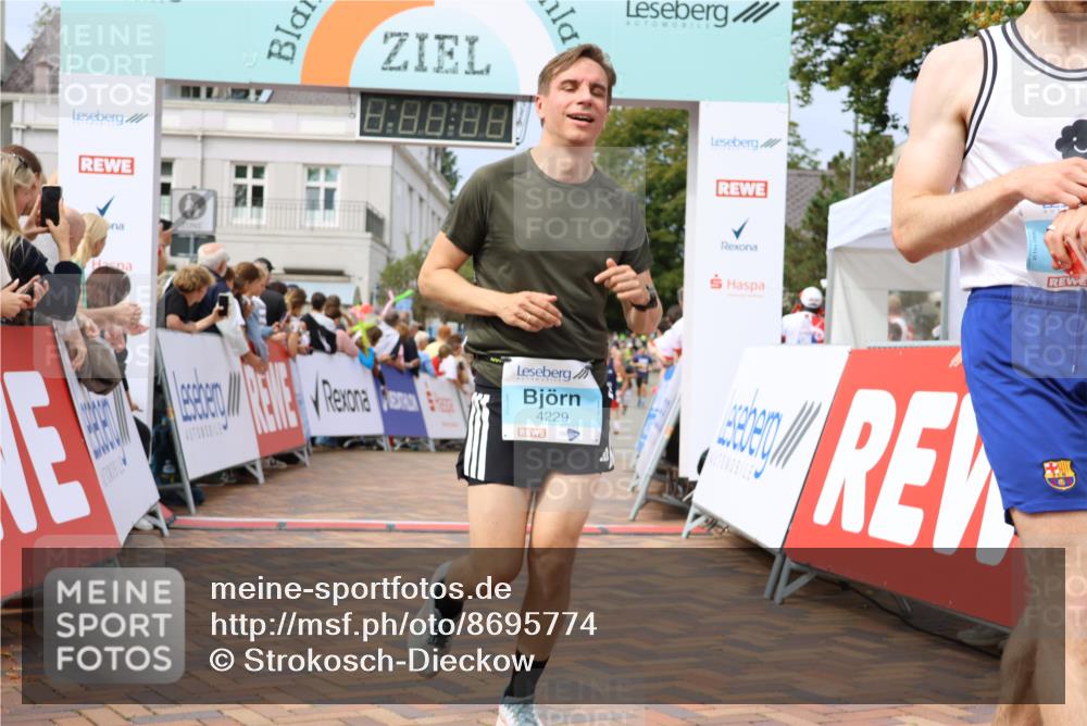 31.08.2025 - 21. Blankeneser Heldenlauf Strokosch-Dieckow http://msf.ph/oto/8695774 31.08.2025 12:29:51 Ziel 5786, 5776, 4229, 4010, 4250, 4165 meine-sportfotos.de