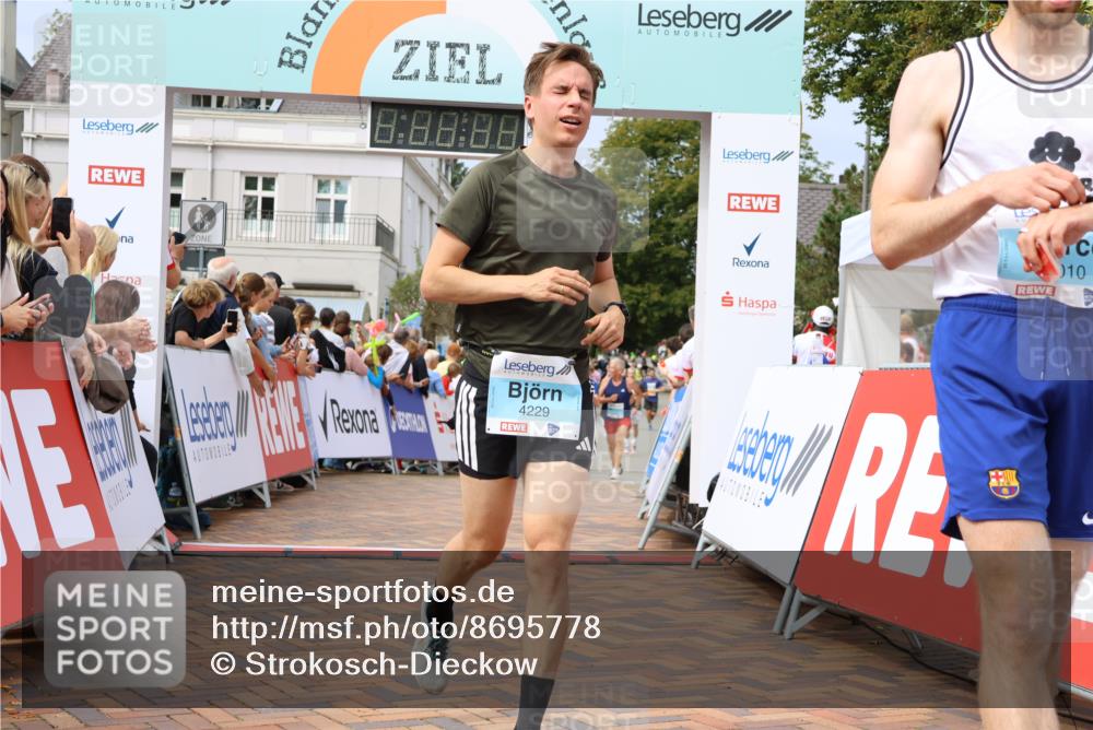 31.08.2025 - 21. Blankeneser Heldenlauf Strokosch-Dieckow http://msf.ph/oto/8695778 31.08.2025 12:29:51 Ziel 5786, 5776, 4229, 4010, 4250, 4165 meine-sportfotos.de