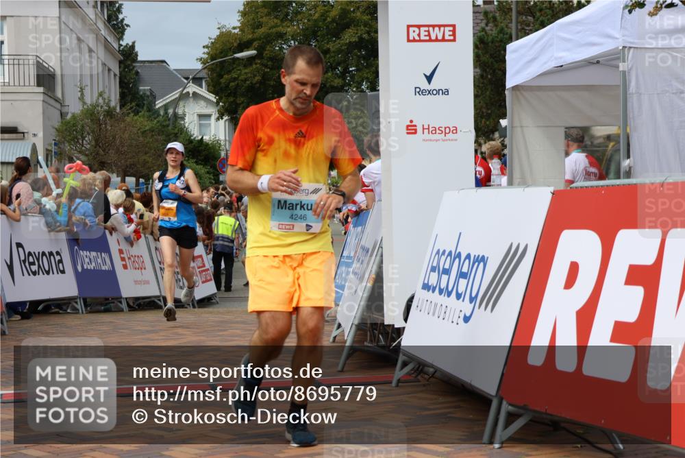 31.08.2025 - 21. Blankeneser Heldenlauf Strokosch-Dieckow http://msf.ph/oto/8695779 31.08.2025 12:24:44 Ziel 5526, 5429, 5424, 4246 meine-sportfotos.de