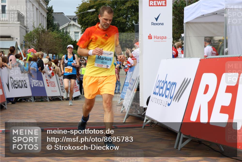 31.08.2025 - 21. Blankeneser Heldenlauf Strokosch-Dieckow http://msf.ph/oto/8695783 31.08.2025 12:24:44 Ziel 5526, 5429, 5424, 4246 meine-sportfotos.de