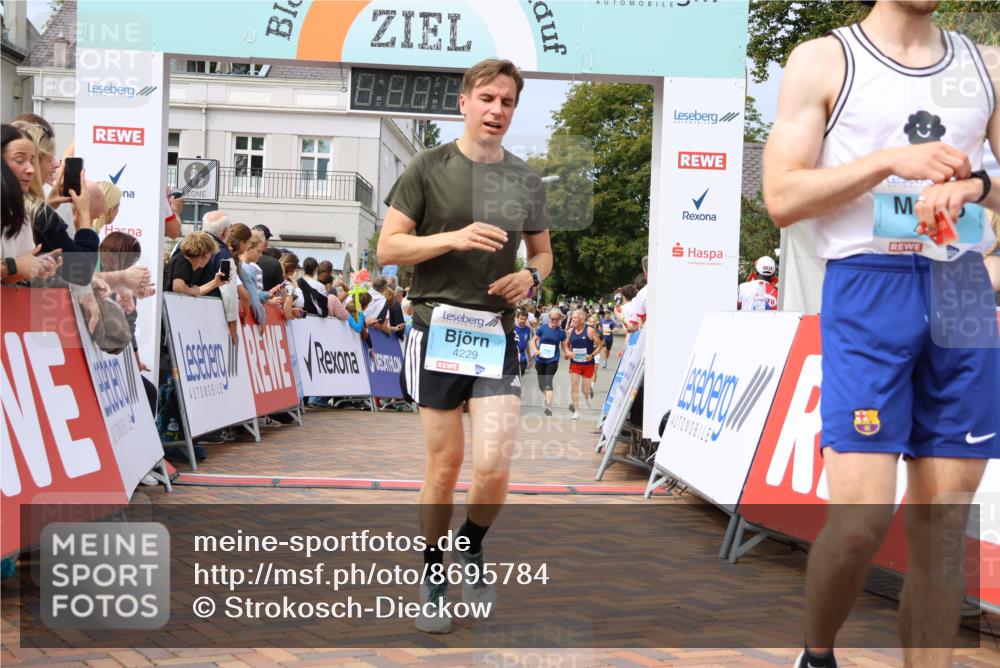 31.08.2025 - 21. Blankeneser Heldenlauf Strokosch-Dieckow http://msf.ph/oto/8695784 31.08.2025 12:29:51 Ziel 5786, 5776, 4229, 4010, 4250, 4165 meine-sportfotos.de
