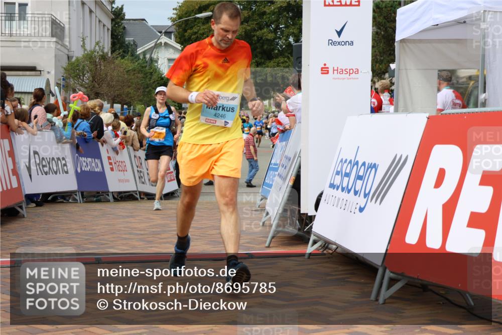 31.08.2025 - 21. Blankeneser Heldenlauf Strokosch-Dieckow http://msf.ph/oto/8695785 31.08.2025 12:24:44 Ziel 5526, 5429, 5424, 4246 meine-sportfotos.de