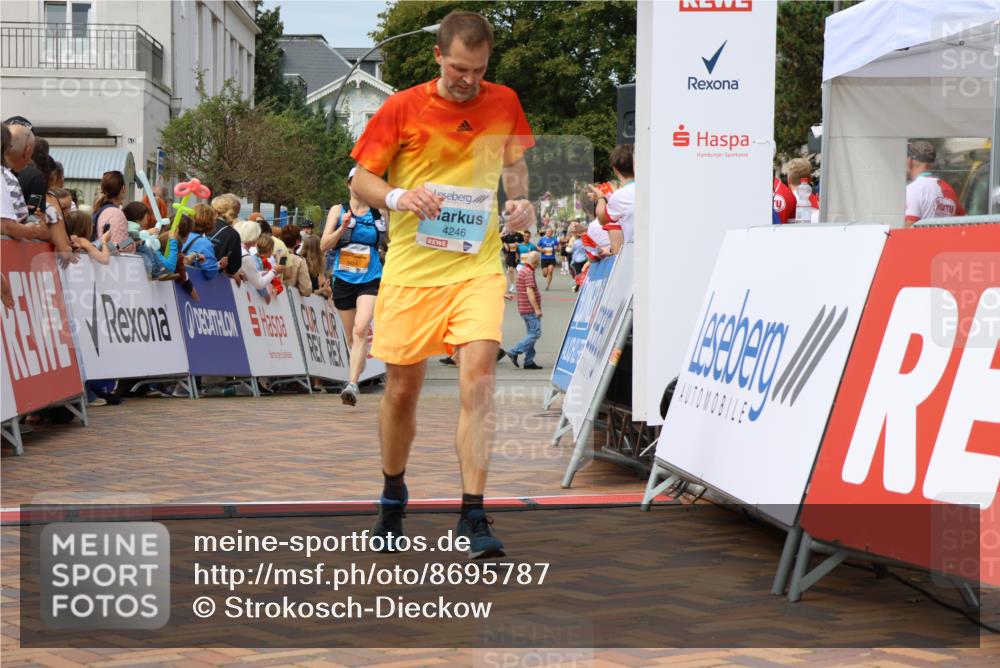 31.08.2025 - 21. Blankeneser Heldenlauf Strokosch-Dieckow http://msf.ph/oto/8695787 31.08.2025 12:24:44 Ziel 5526, 5429, 5424, 4246 meine-sportfotos.de