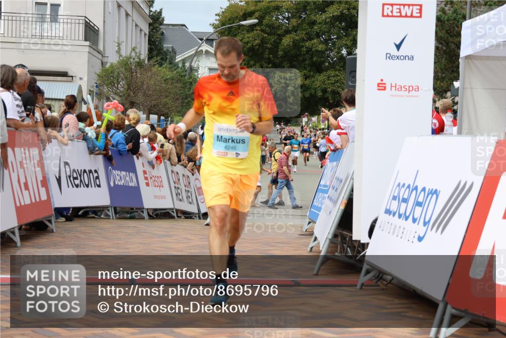 31.08.2025 - 21. Blankeneser Heldenlauf Strokosch-Dieckow http://msf.ph/oto/8695796 31.08.2025 12:24:44 Ziel 5526, 5429, 5424, 4246 meine-sportfotos.de