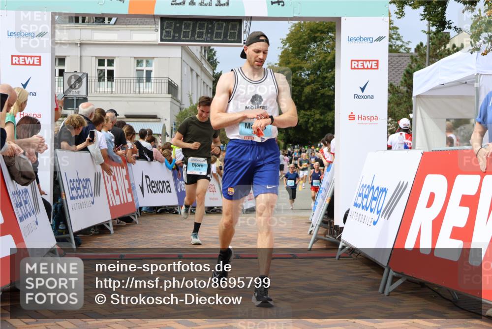 31.08.2025 - 21. Blankeneser Heldenlauf Strokosch-Dieckow http://msf.ph/oto/8695799 31.08.2025 12:29:49 Ziel 5786, 4015, 4229, 4010 meine-sportfotos.de