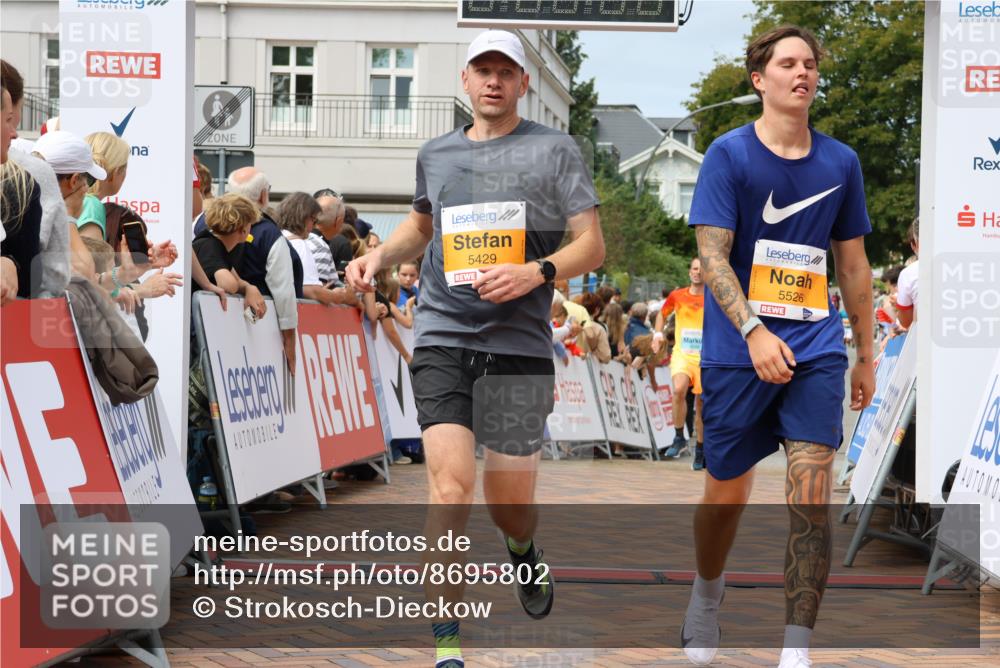 31.08.2025 - 21. Blankeneser Heldenlauf Strokosch-Dieckow http://msf.ph/oto/8695802 31.08.2025 12:24:40 Ziel 5526, 5429, 5456, 4246 meine-sportfotos.de
