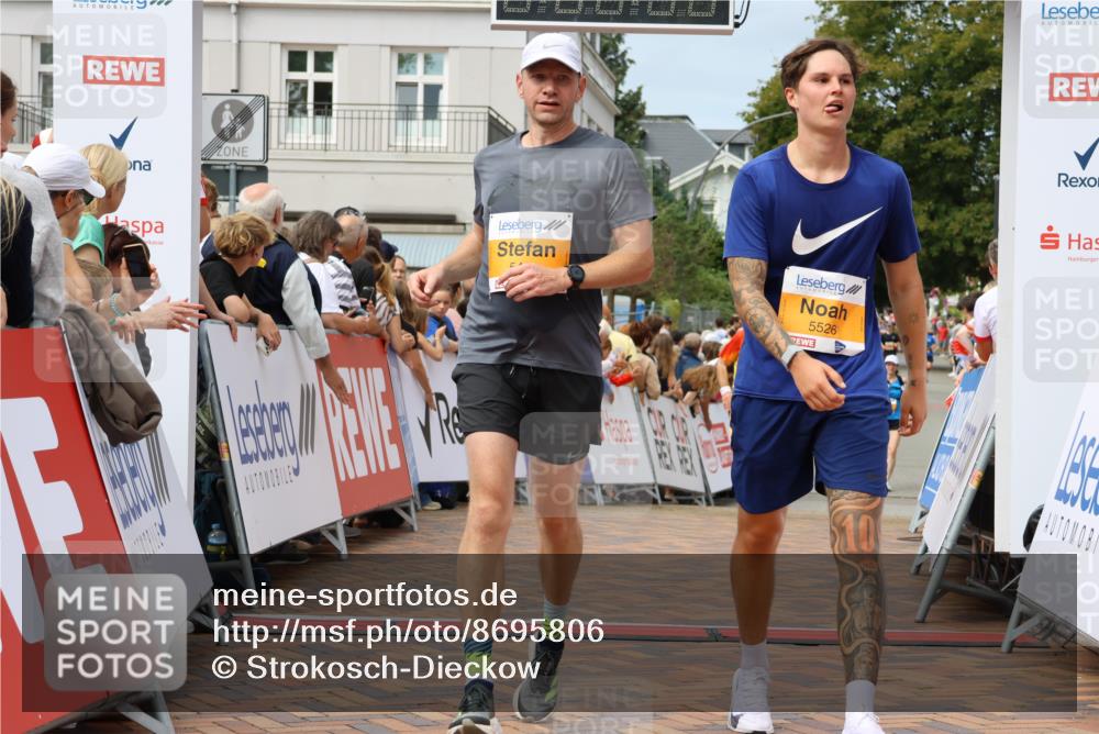 31.08.2025 - 21. Blankeneser Heldenlauf Strokosch-Dieckow http://msf.ph/oto/8695806 31.08.2025 12:24:40 Ziel 5526, 5429, 5456, 4246 meine-sportfotos.de