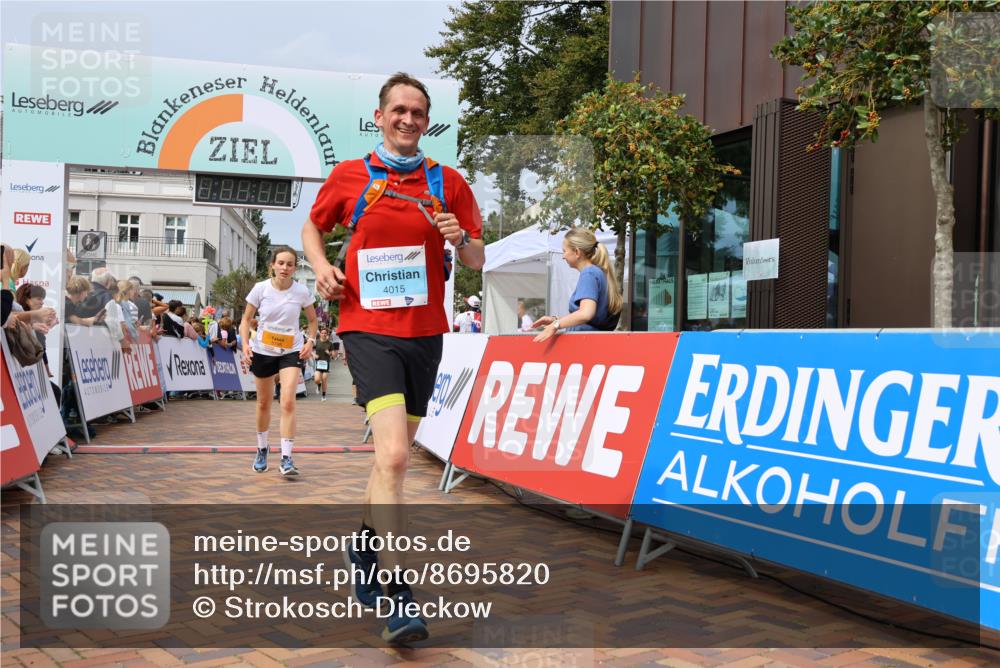 31.08.2025 - 21. Blankeneser Heldenlauf Strokosch-Dieckow http://msf.ph/oto/8695820 31.08.2025 12:29:44 Ziel 5280, 5786, 4015, 4010 meine-sportfotos.de