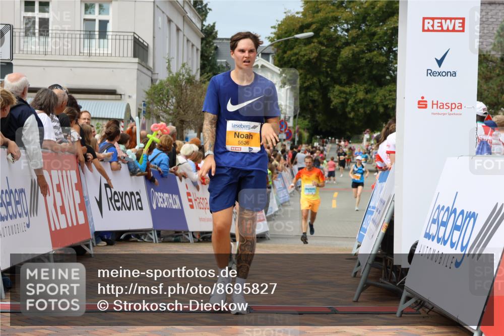 31.08.2025 - 21. Blankeneser Heldenlauf Strokosch-Dieckow http://msf.ph/oto/8695827 31.08.2025 12:24:38 Ziel 5526, 5429, 5456 meine-sportfotos.de