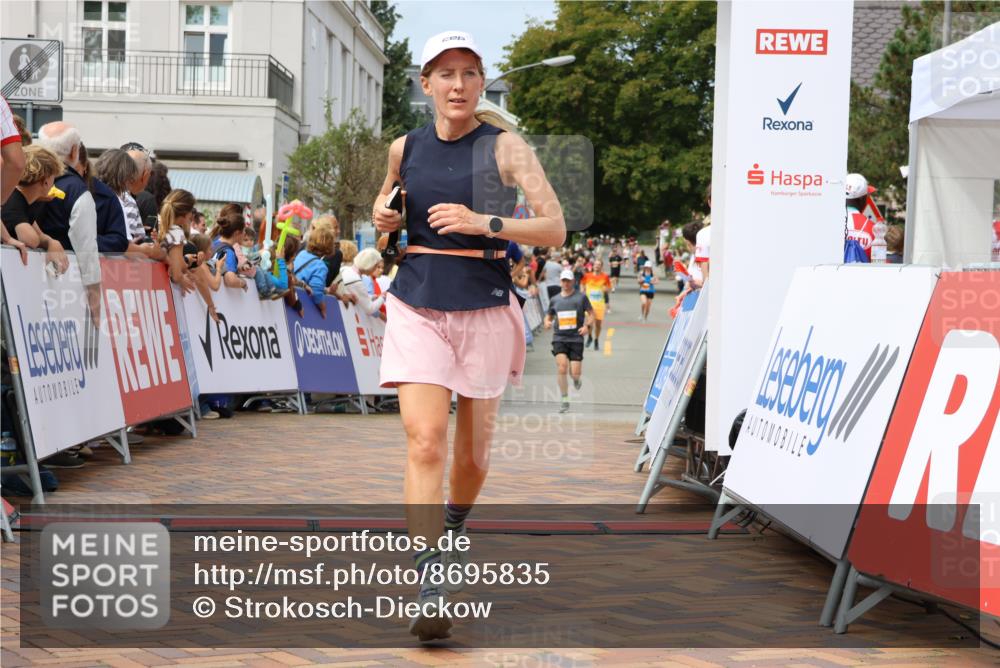 31.08.2025 - 21. Blankeneser Heldenlauf Strokosch-Dieckow http://msf.ph/oto/8695835 31.08.2025 12:24:34 Ziel 5526, 5456, 4235 meine-sportfotos.de
