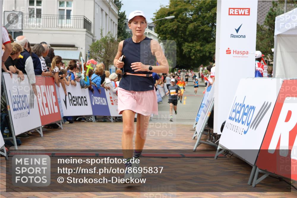31.08.2025 - 21. Blankeneser Heldenlauf Strokosch-Dieckow http://msf.ph/oto/8695837 31.08.2025 12:24:34 Ziel 5526, 5456, 4235 meine-sportfotos.de